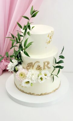 9833